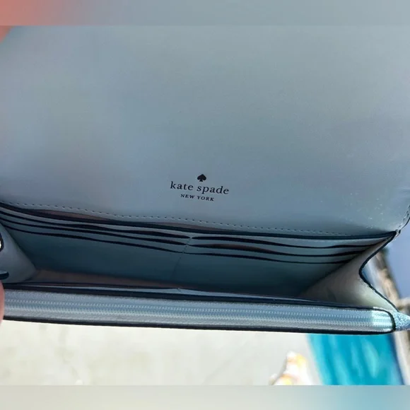 ✨ BNWT Kate Spade Glitter Wristlet Wallet – Cinderella-Approved ✨ - Picture 4 of 6